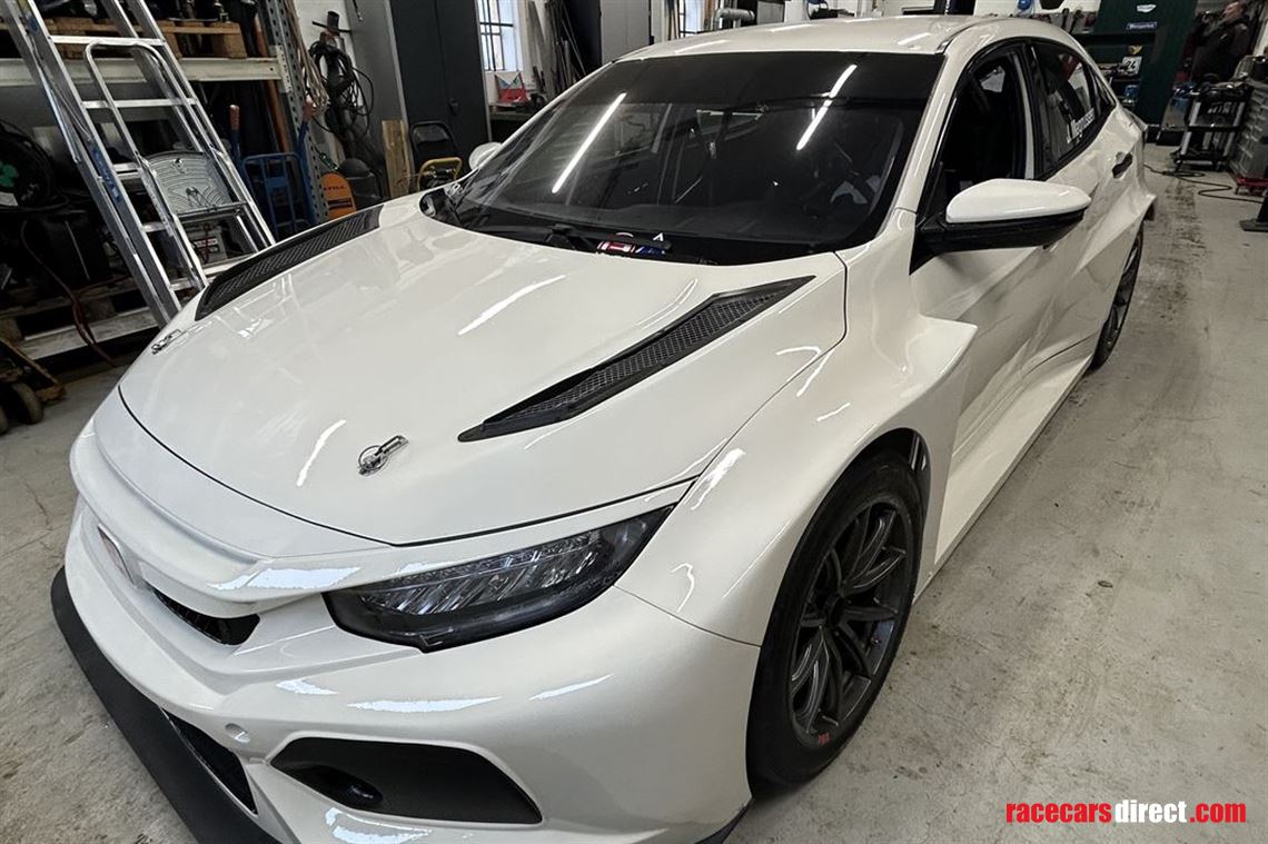 honda-civic-fk7-tcr-with-0-km-new-engine