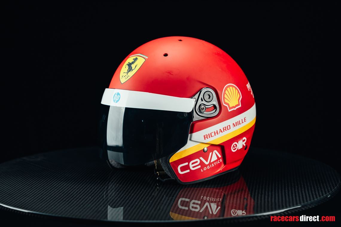 ferrari-mechanic-suit-and-helmet