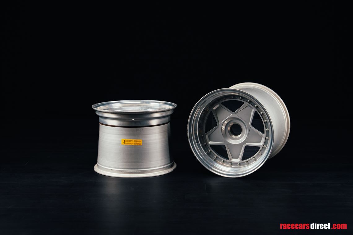 ferrari-f40-rear-wheels