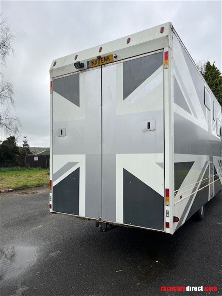 iveco-race-transporter-motorhome