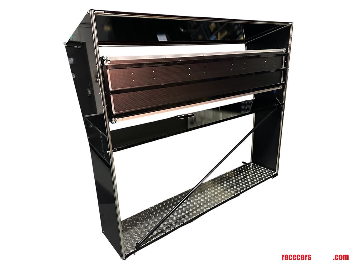 4-x-24-smart-tv-pit-perch-with-flight-case