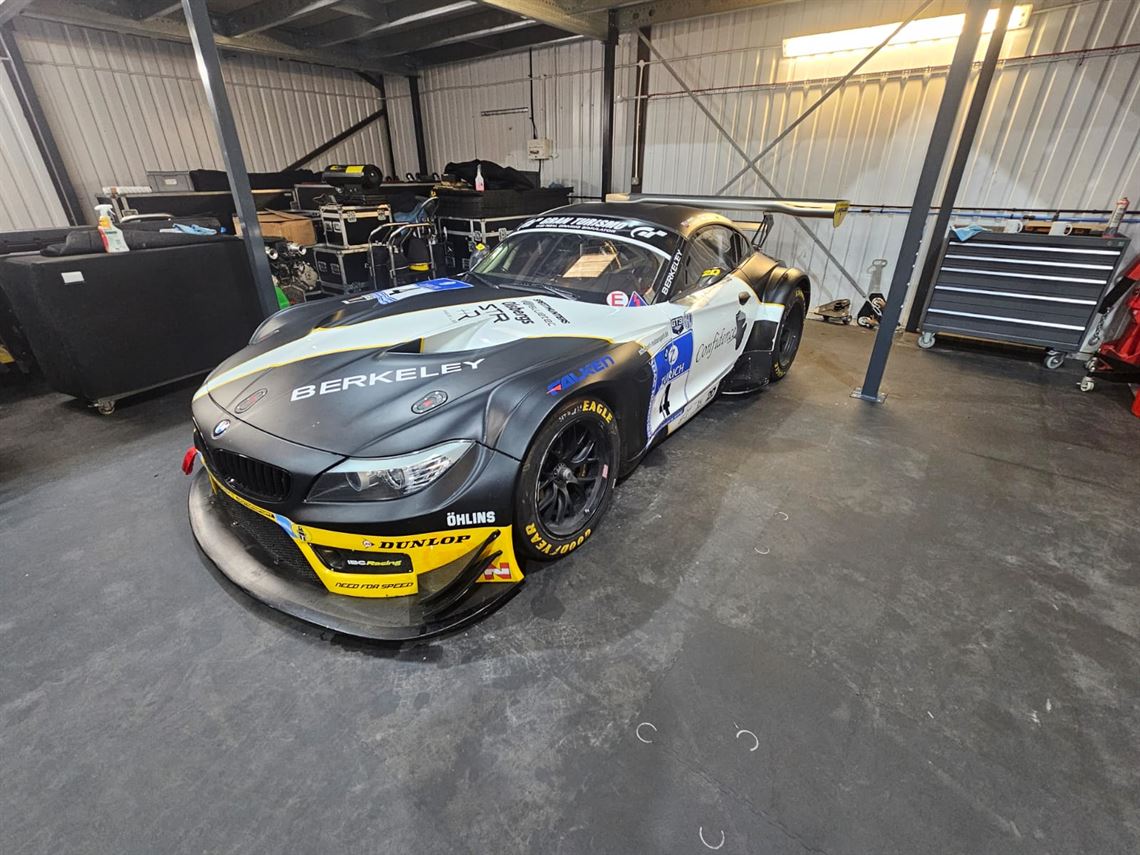 z4-bmw-gt3-2011-2012-ex-schubert