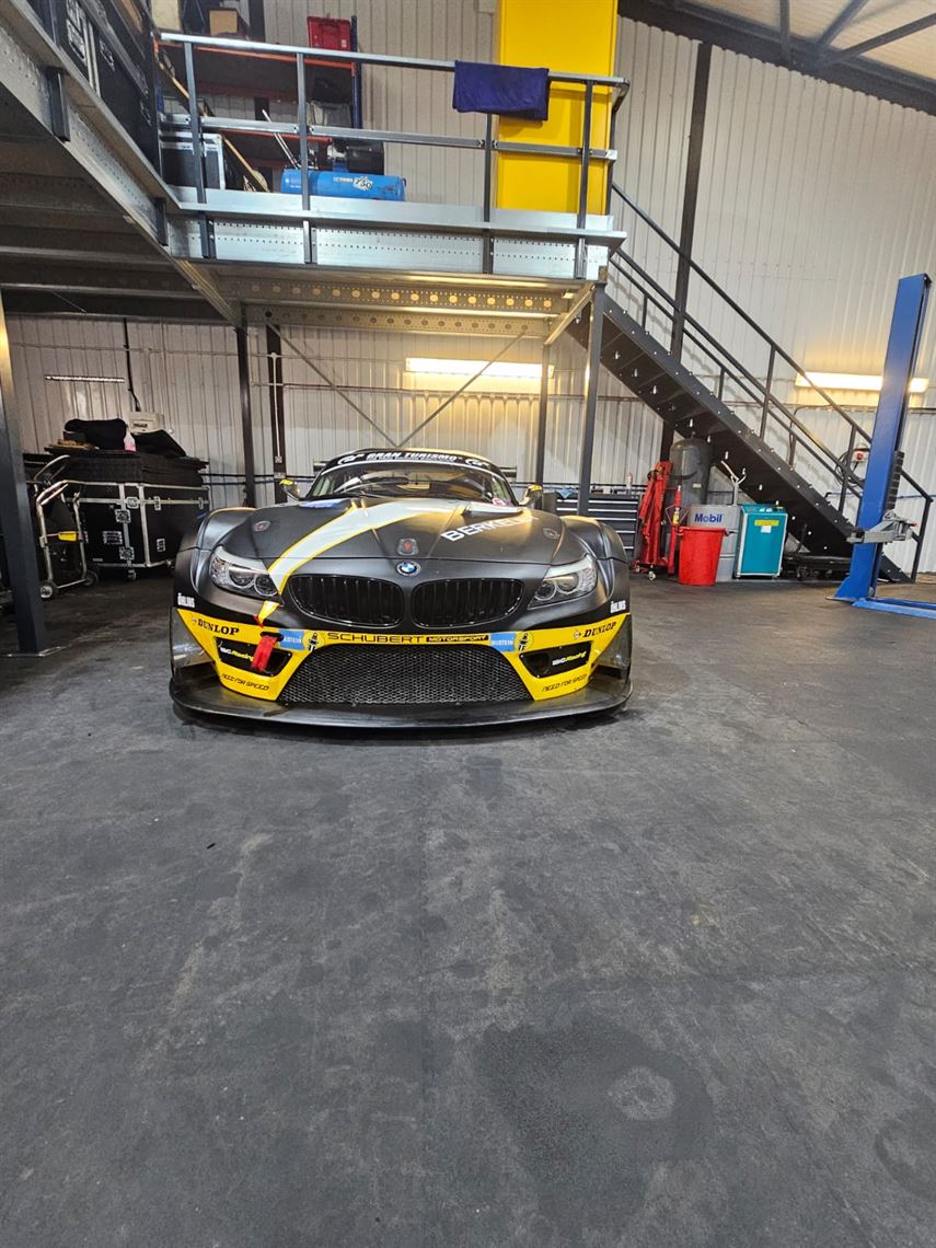 z4-bmw-gt3-2011-2012-ex-schubert