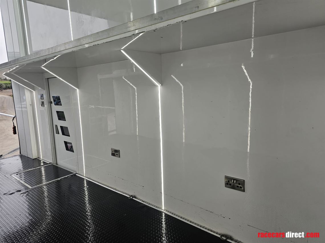 high-spec-2023-renegade-triple-slide-out-tran