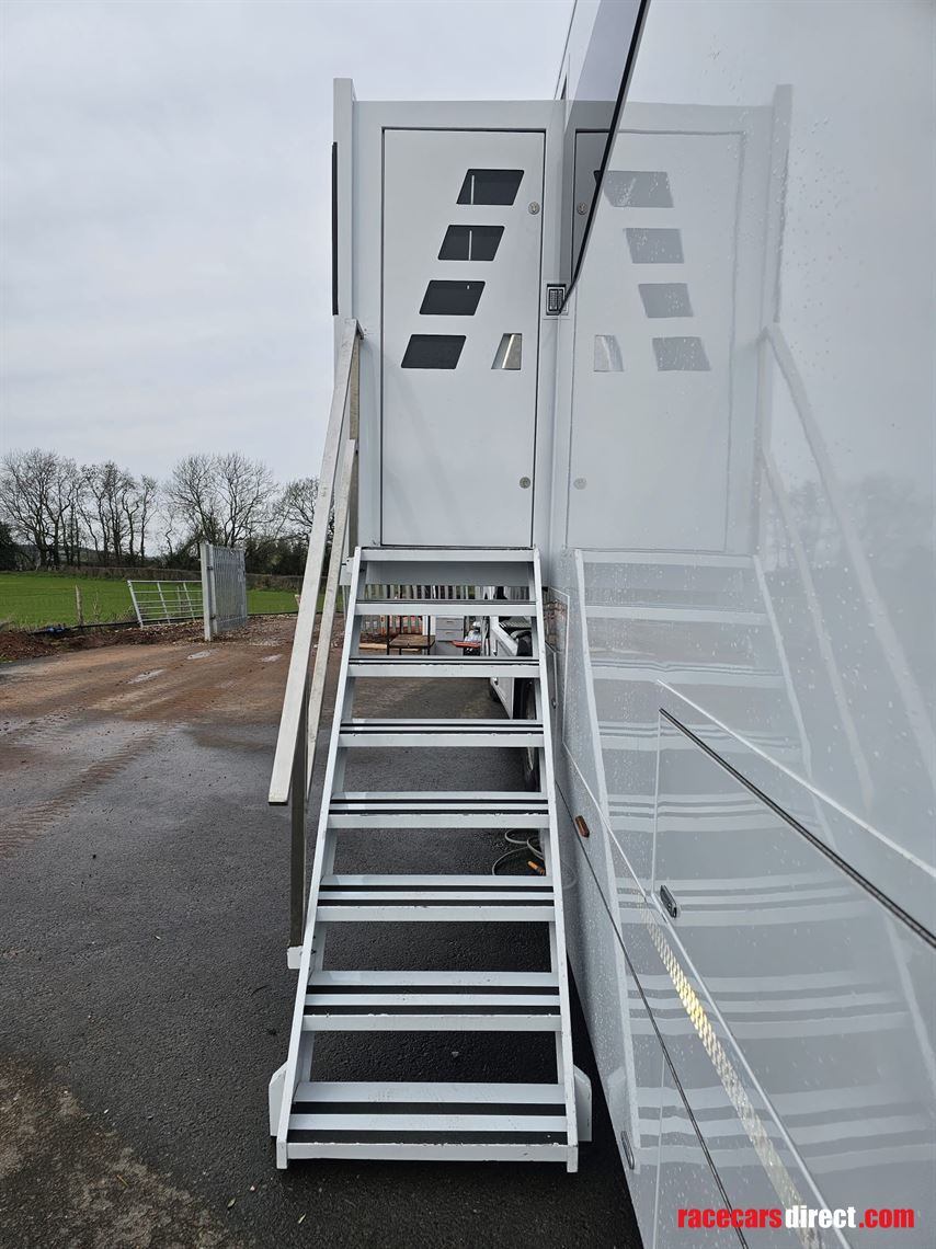 high-spec-2023-renegade-triple-slide-out-tran