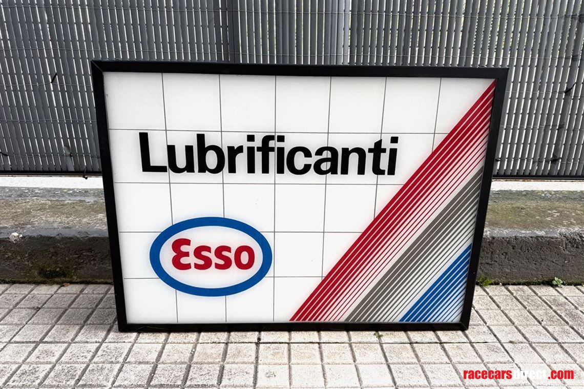 esso-lubrificanti-sign