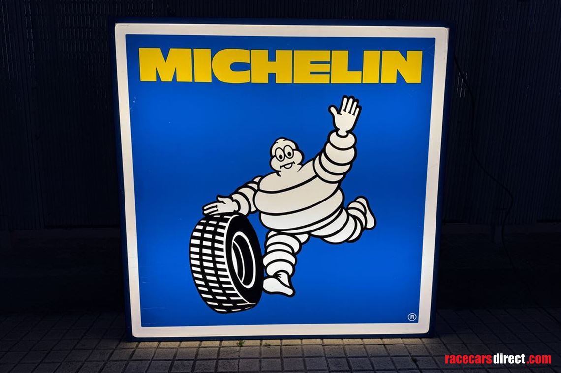 illuminated-michelin-sign-1980