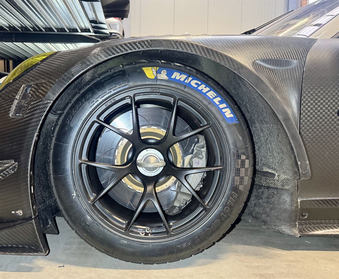 porsche-9912-gt3-r---brake-calipers