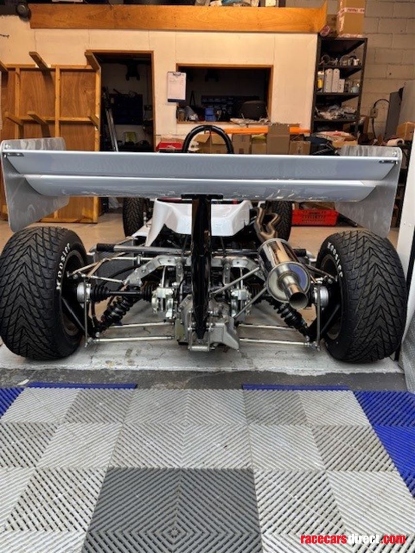 reynard-historic-ff2000