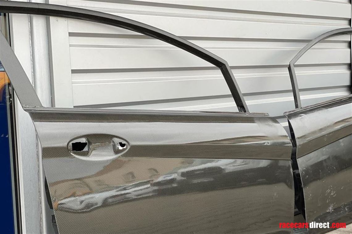 fiesta-carbon-doors-mirrors