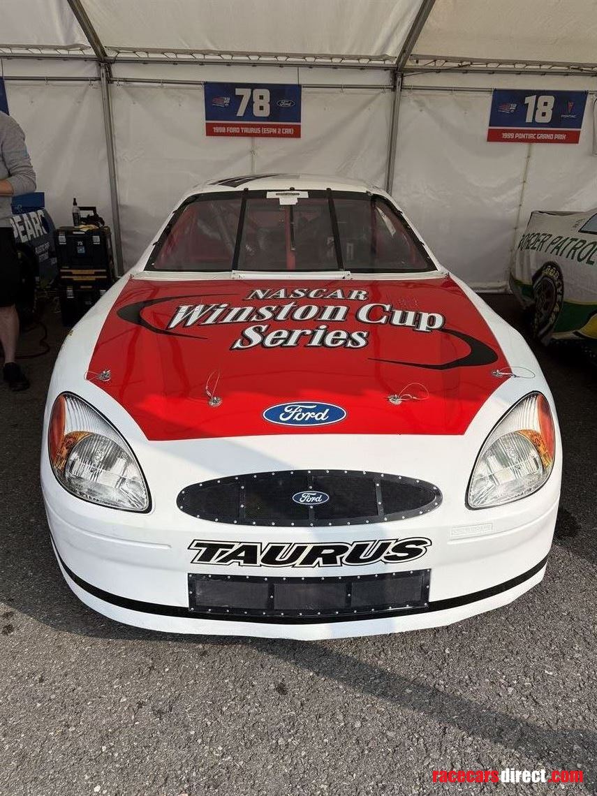 ford-taurus-nascar-cup-car-eligible-for-lots