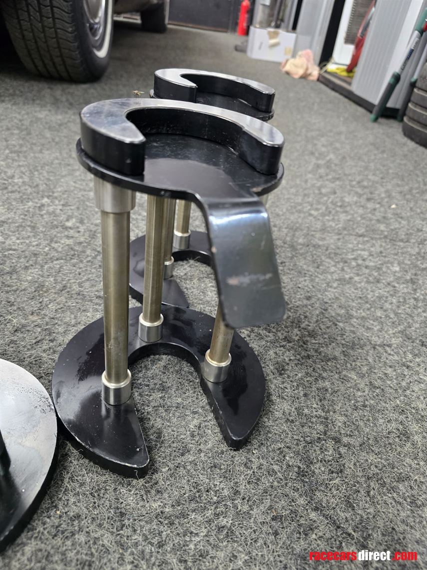 elephant-feet-air-jack-stands-x-4