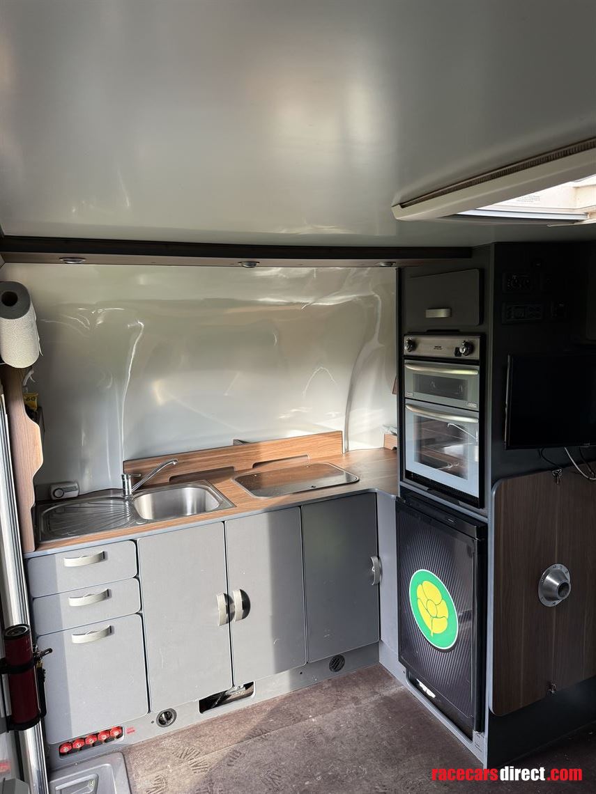 motorsport-trailers-5800-car-trailer-with-liv