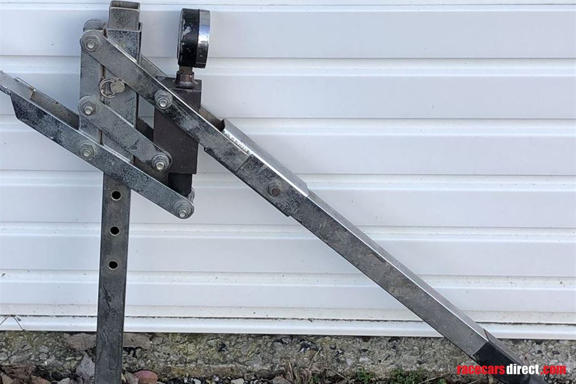 ada-corner-weight-gauge