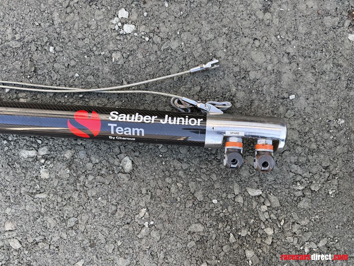 carbon-pit-lane-boom