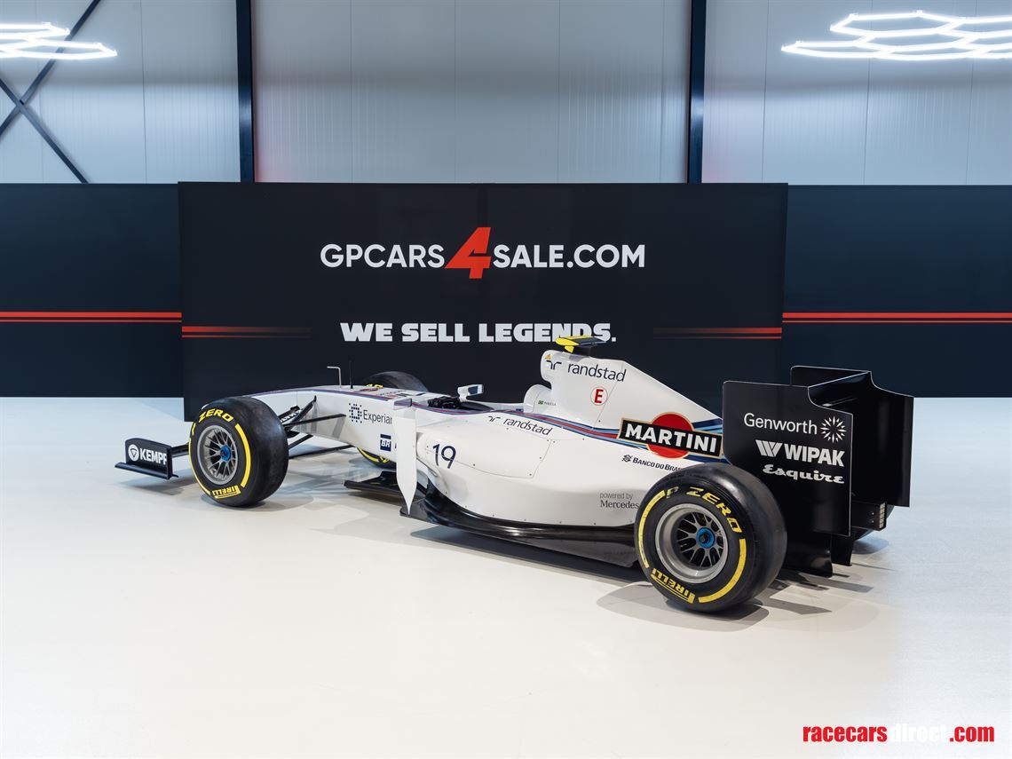 f1-full-scale-simulator-in-martini-livery