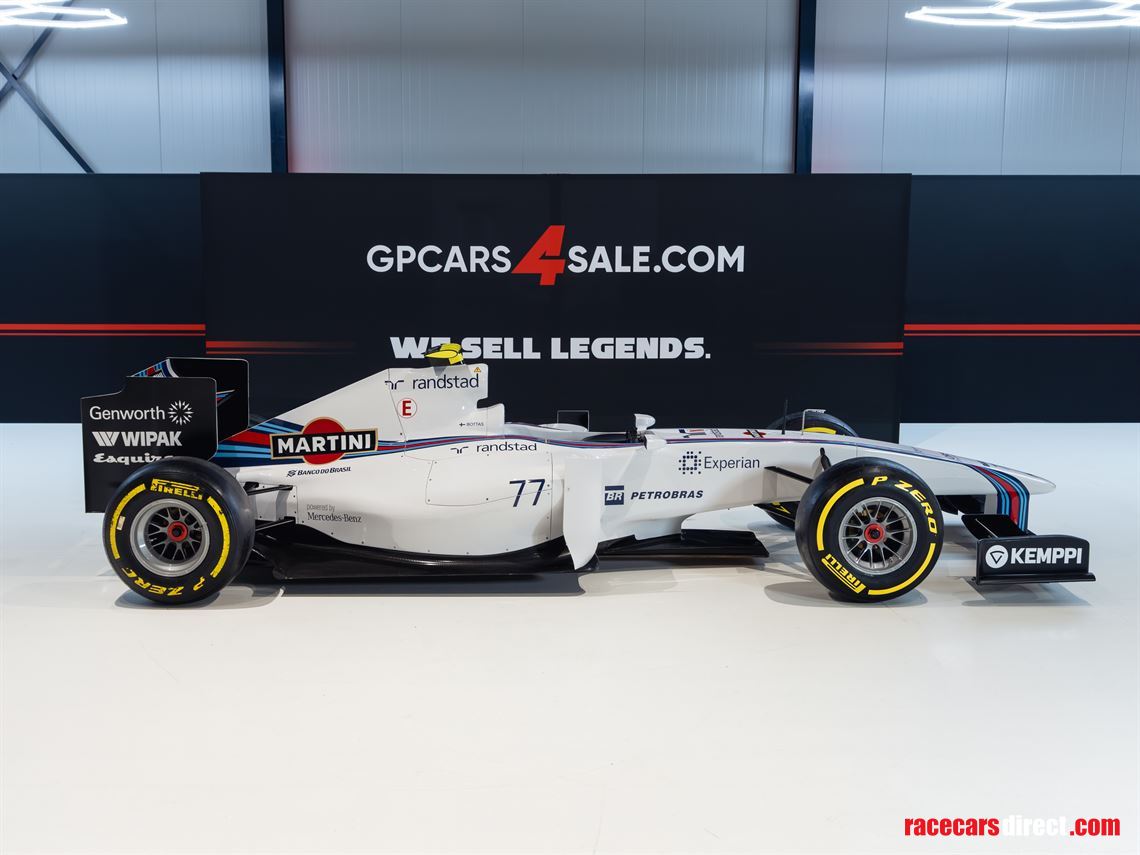 f1-full-scale-simulator-in-martini-livery