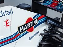 f1-full-scale-simulator-in-martini-livery