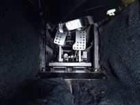 f1-full-scale-simulator-in-martini-livery