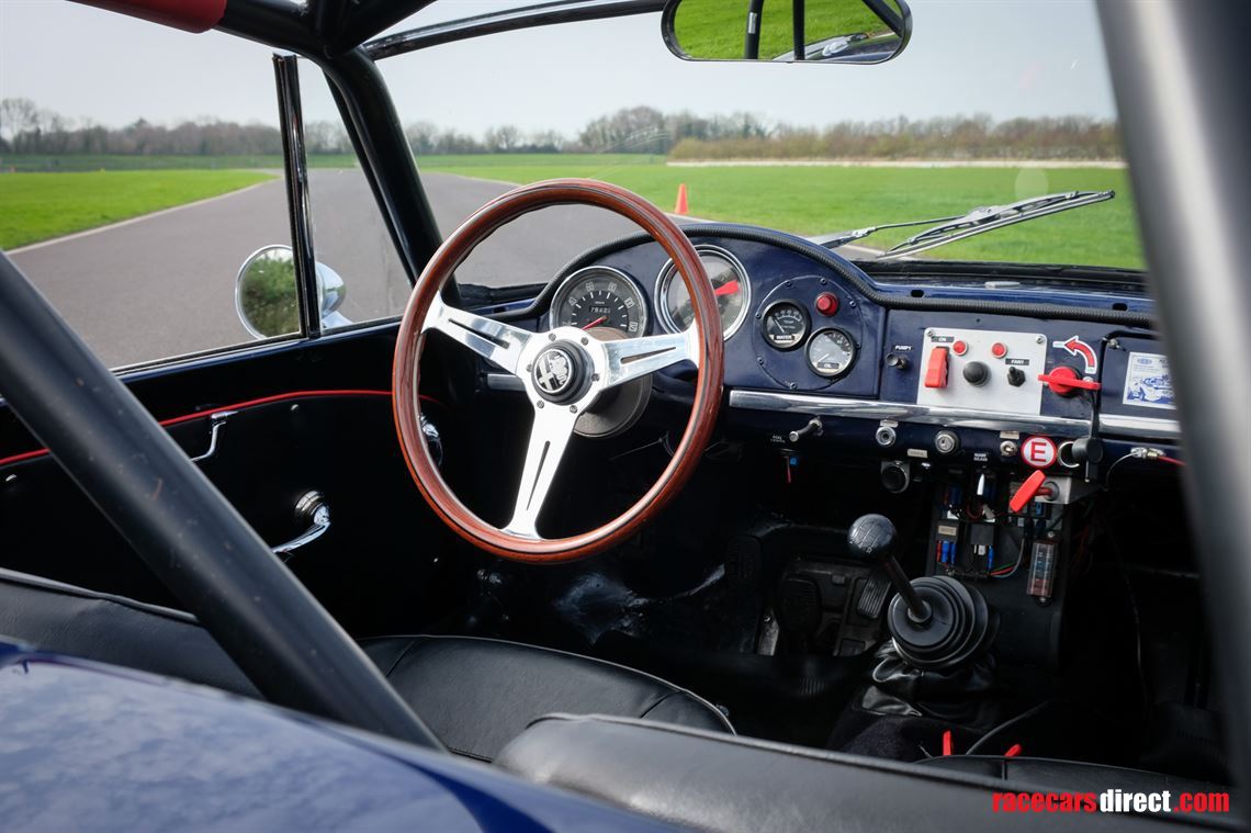 1962-alfa-romeo-giulia-spider-fia