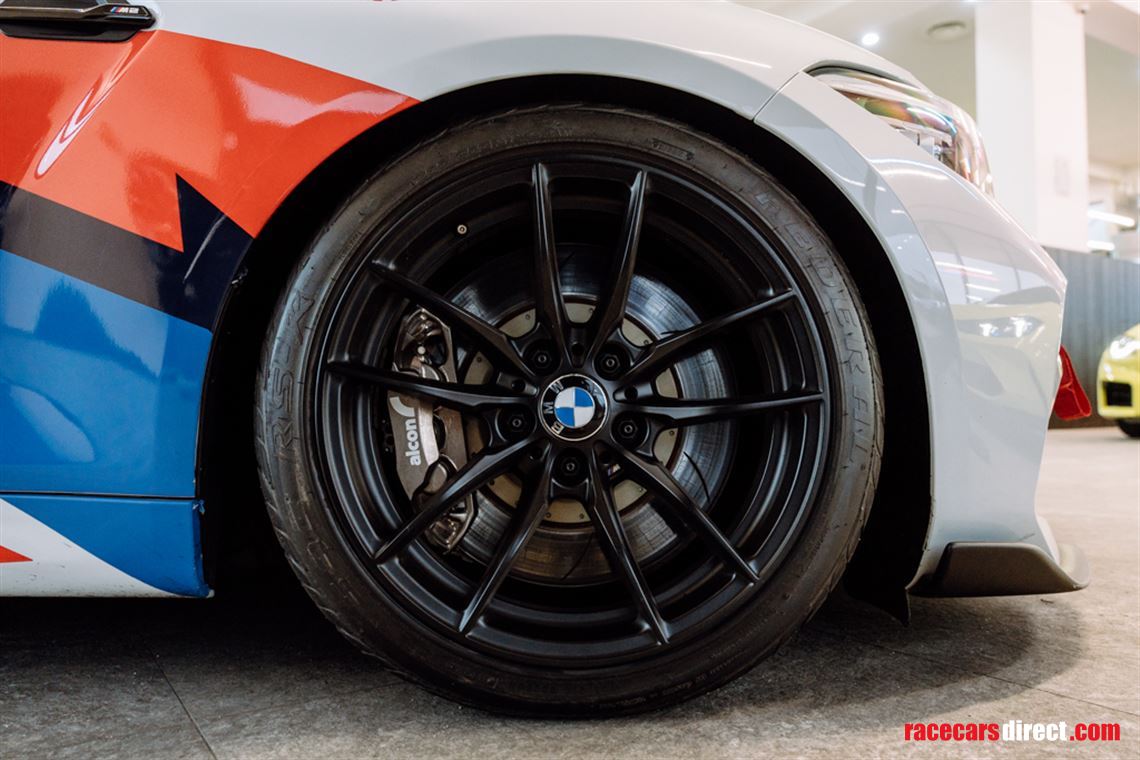 bmw-m2-cs-racing-3500km
