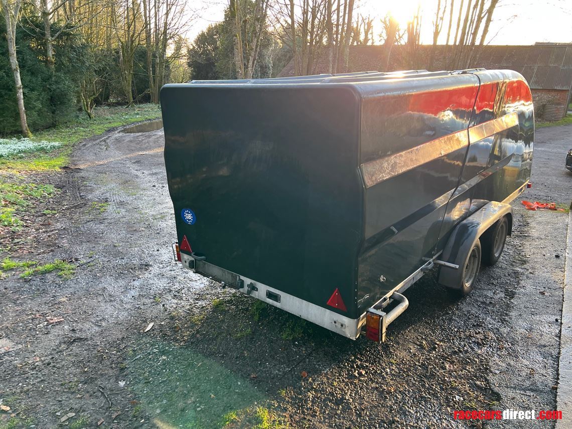 brian-james-minno-covered-trailer