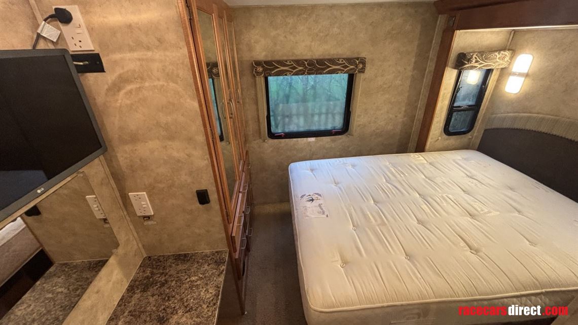 2011-gulfstream-sun-voyager-32mv