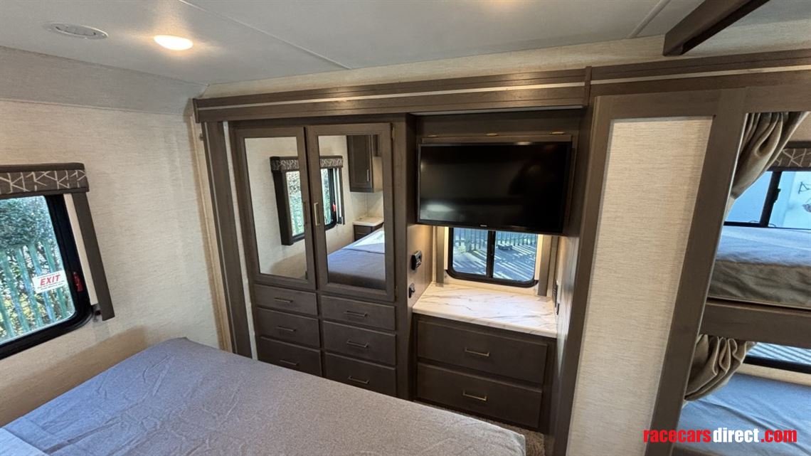 2024-thor-ace-32b-bunkhouse