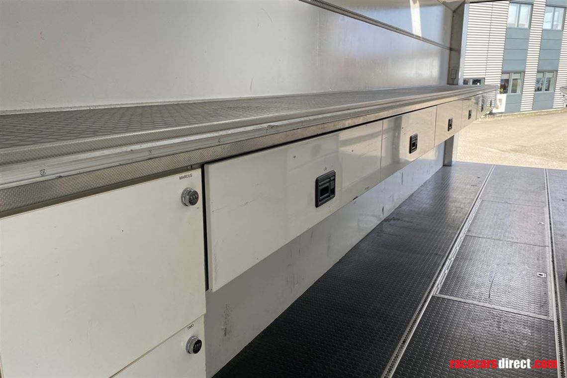 bischoff-scheck-dobbelt-slide-out-racetrailer