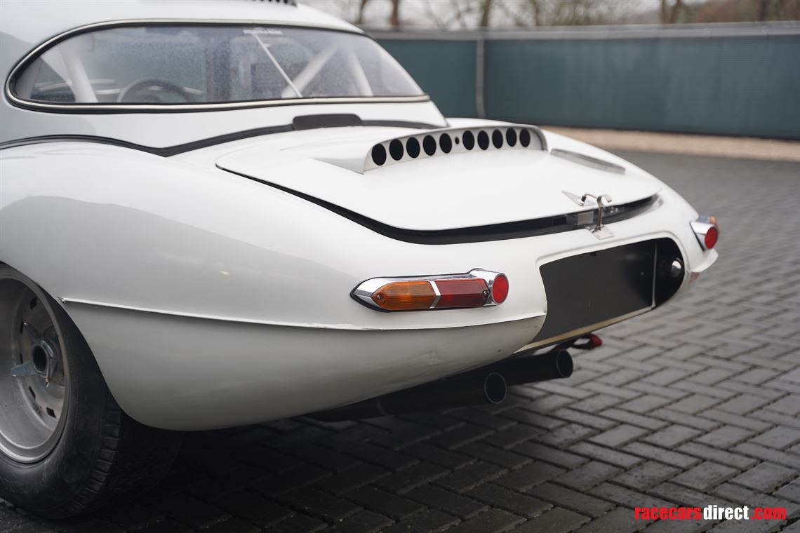1964-jaguar-e-type-semi-lightweight