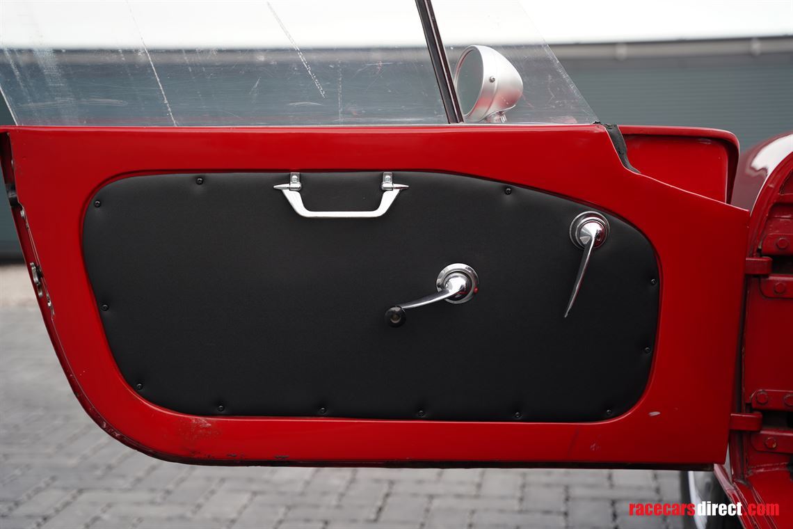 1965-alfa-romeo-giulia-101-spider-veloce