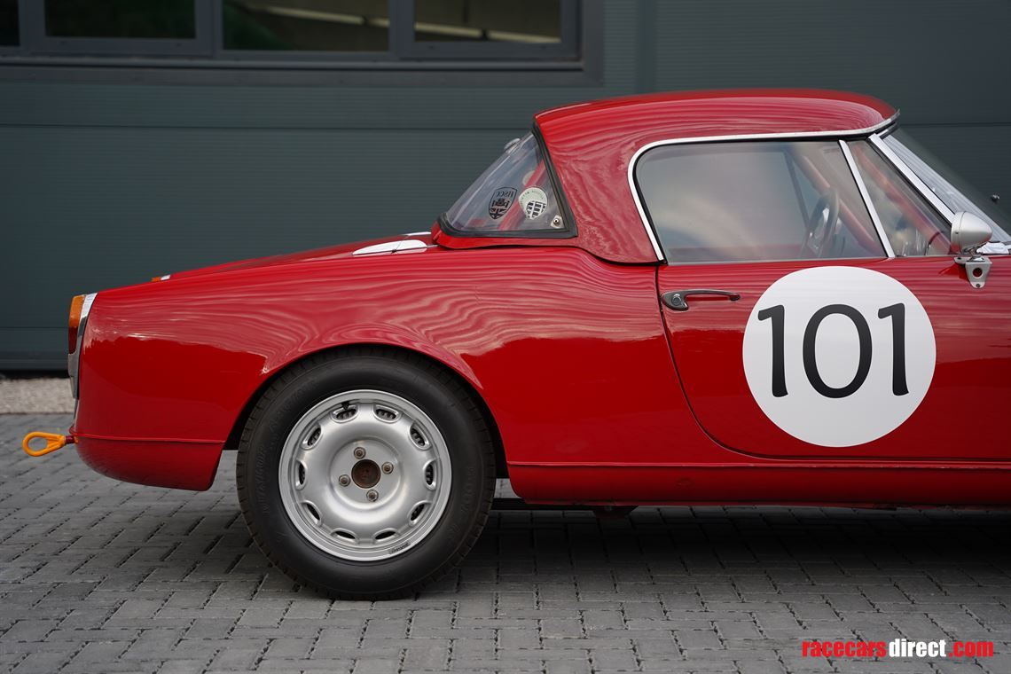 1965-alfa-romeo-giulia-101-spider-veloce