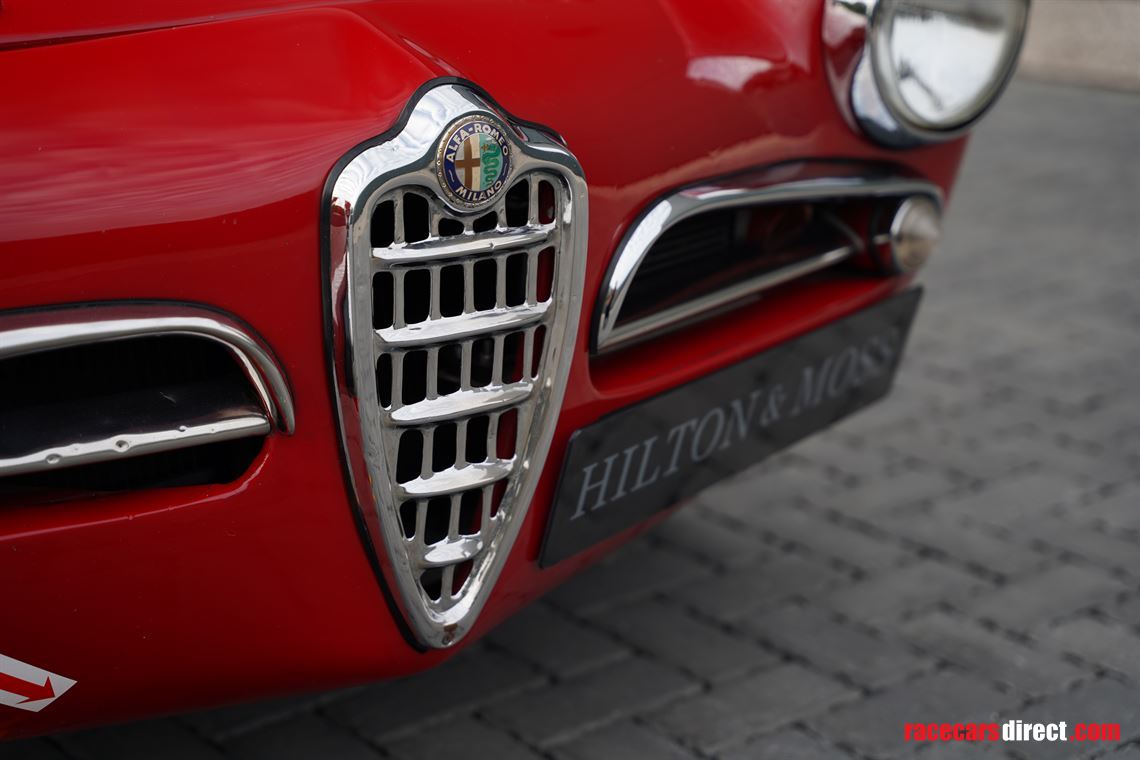 1965-alfa-romeo-giulia-101-spider-veloce
