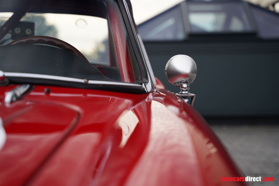 1965-alfa-romeo-giulia-101-spider-veloce