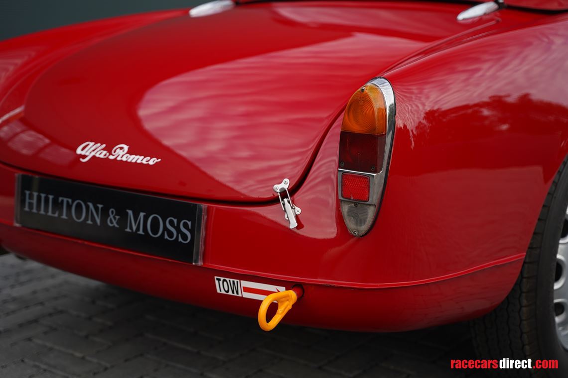 1965-alfa-romeo-giulia-101-spider-veloce