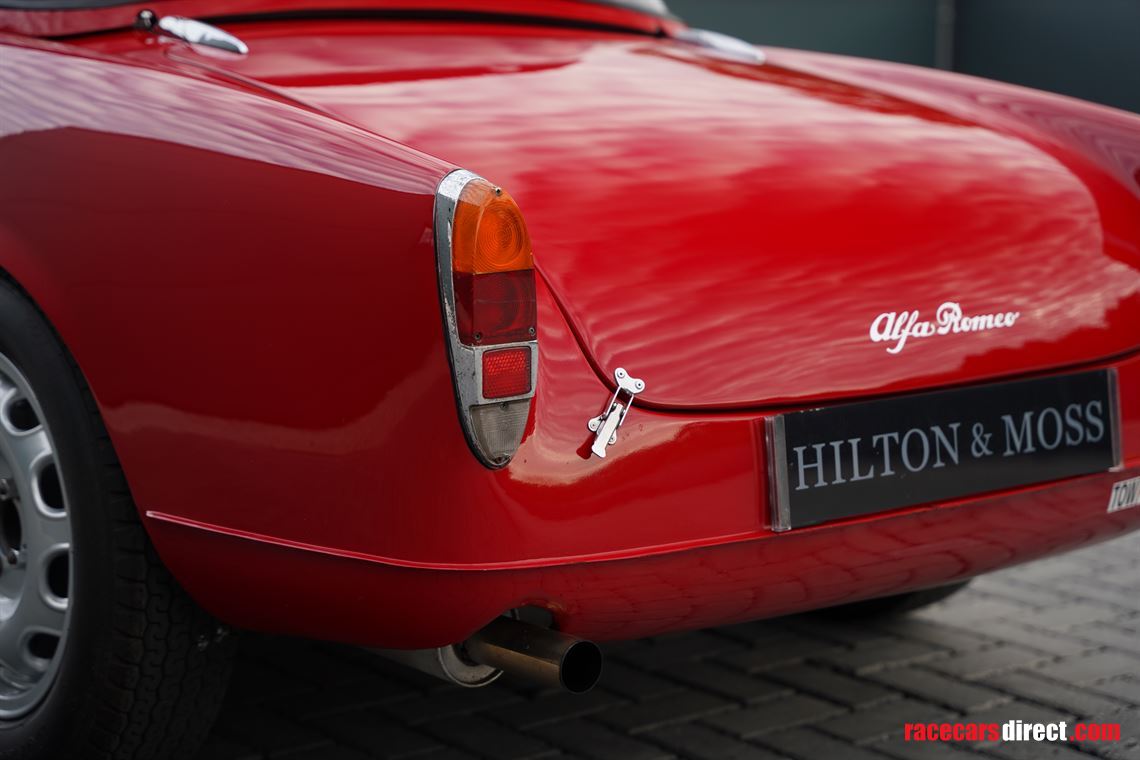 1965-alfa-romeo-giulia-101-spider-veloce