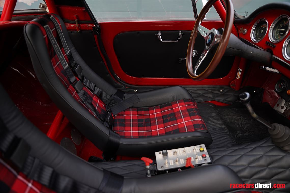 1965-alfa-romeo-giulia-101-spider-veloce