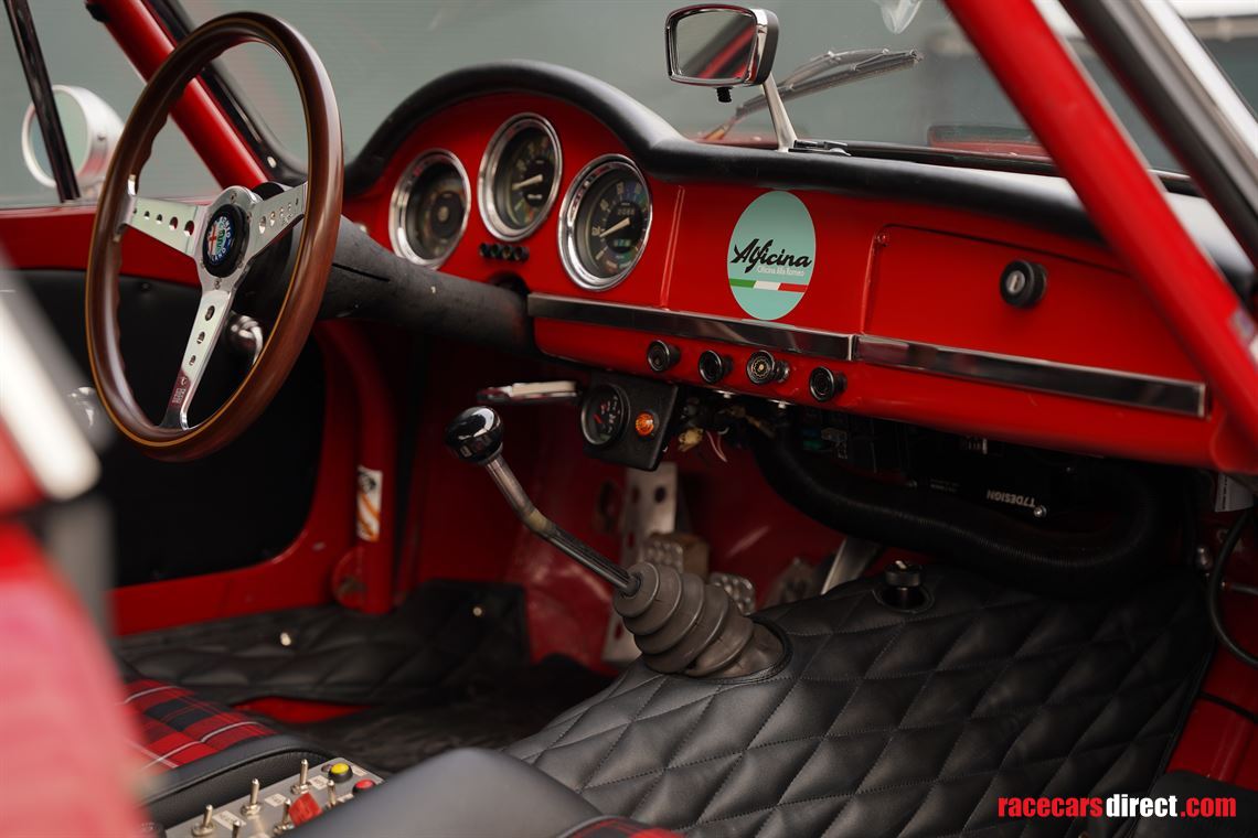 1965-alfa-romeo-giulia-101-spider-veloce