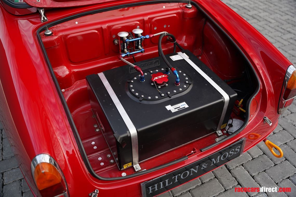 1965-alfa-romeo-giulia-101-spider-veloce