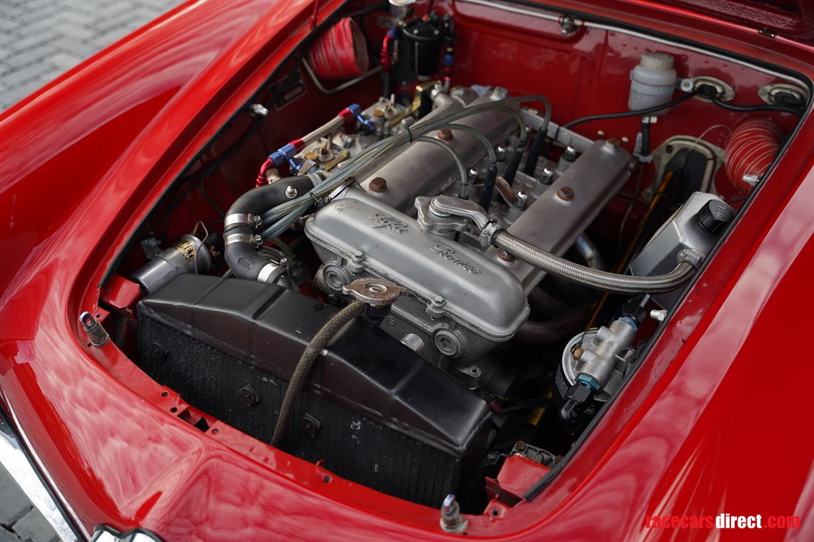 1965-alfa-romeo-giulia-101-spider-veloce