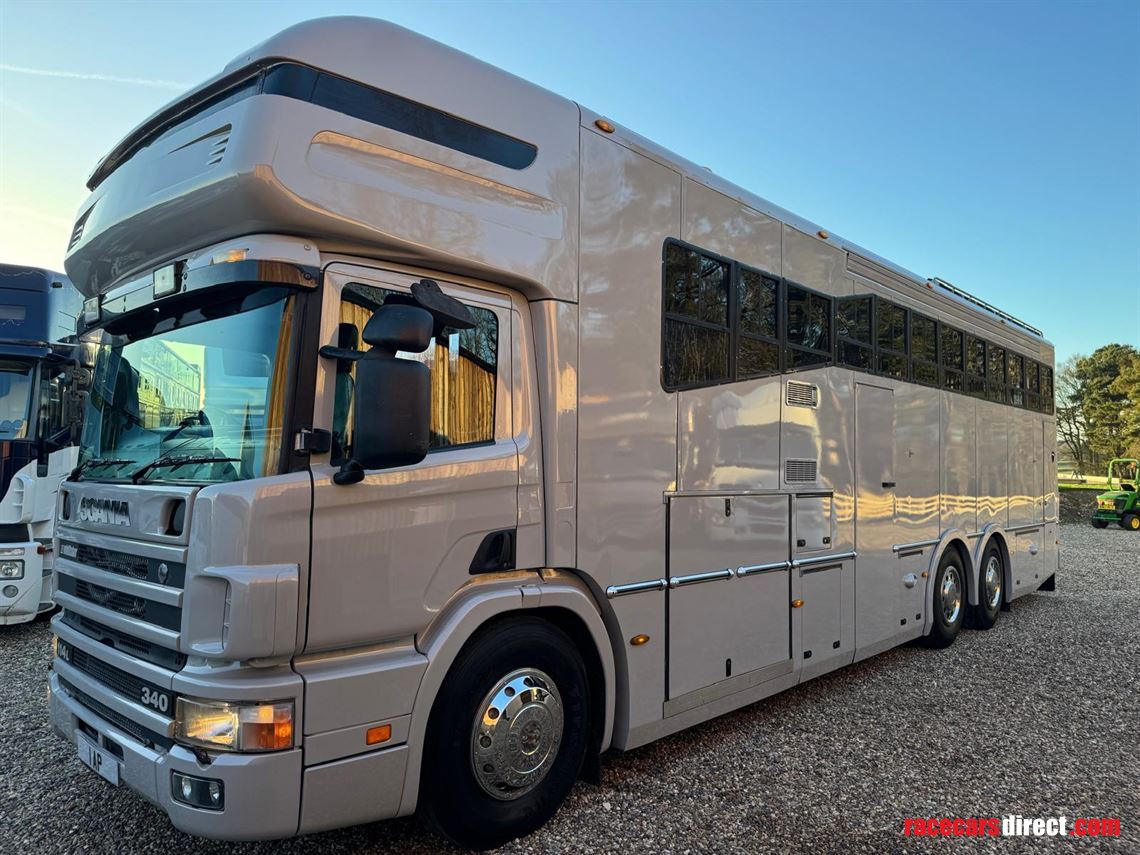 scania-p-series-whittaker-whorsebox