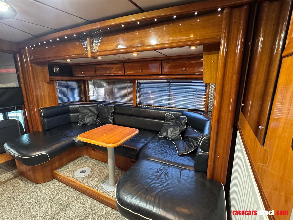 scania-p-series-whittaker-whorsebox