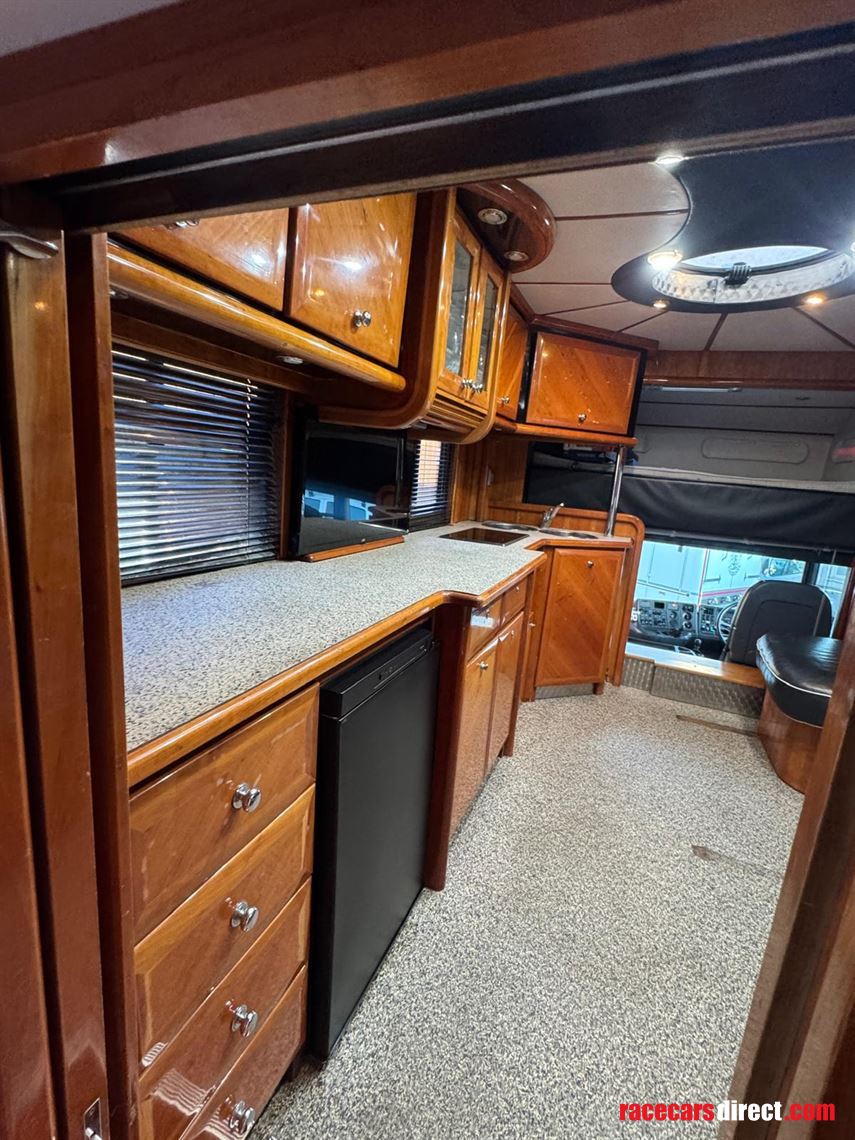 scania-p-series-whittaker-whorsebox