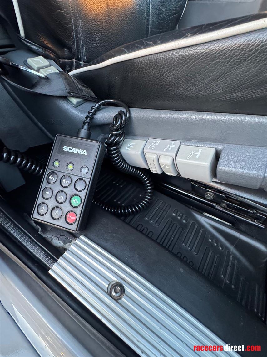 scania-p-series-whittaker-whorsebox