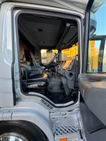 scania-p-series-whittaker-whorsebox