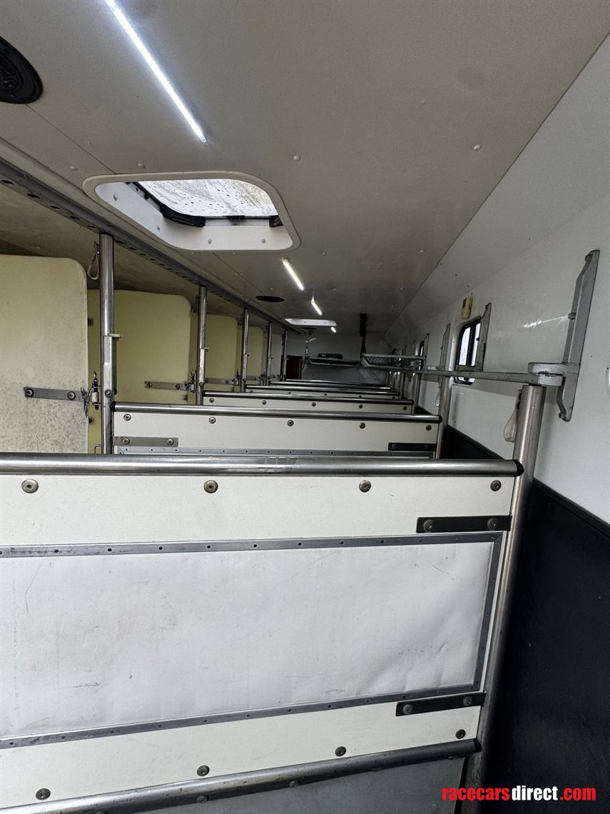 2001-renault-premium-oakley-horsebox