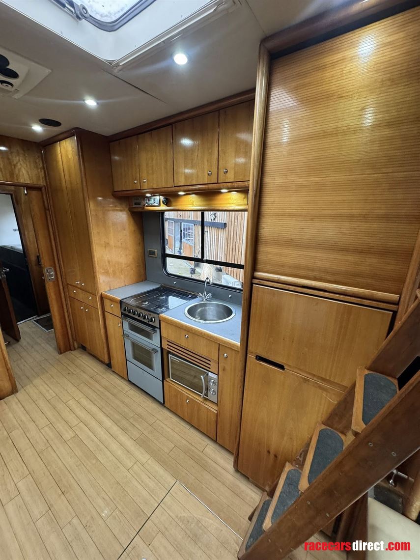 2001-renault-premium-oakley-horsebox