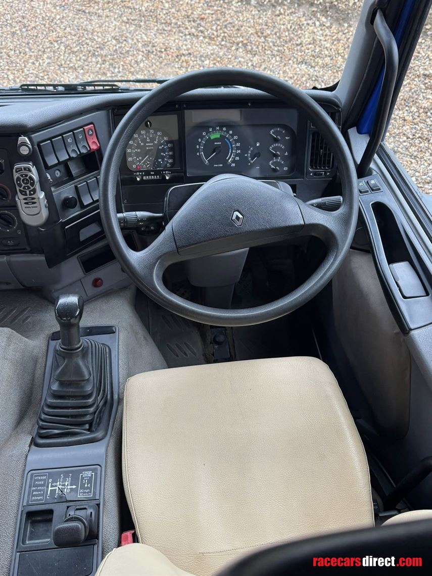 2001-renault-premium-oakley-horsebox