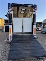 iveco-stralis-lehel-horsebox