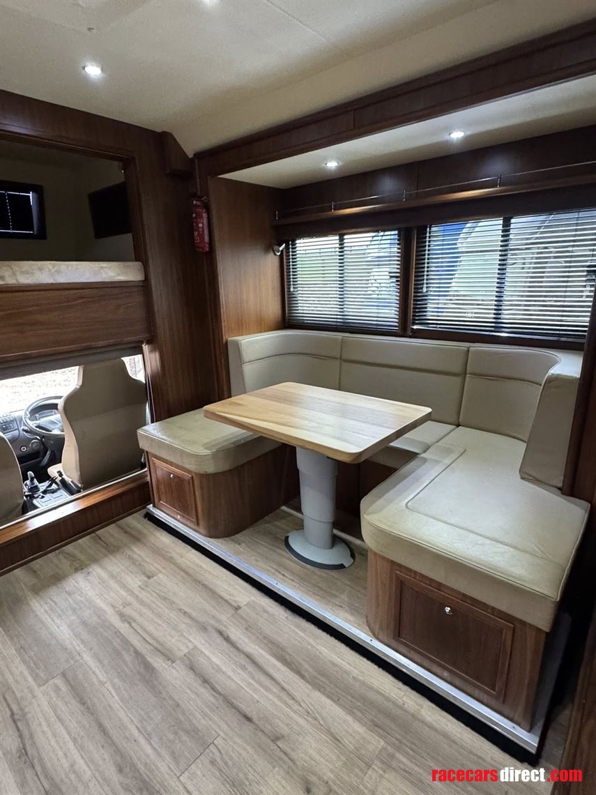 iveco-eurocargo-equicruiser-10-ton